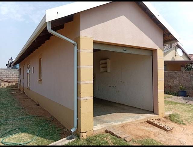 3 BEDROOM HOUSE FOR SALE IN SALFIN